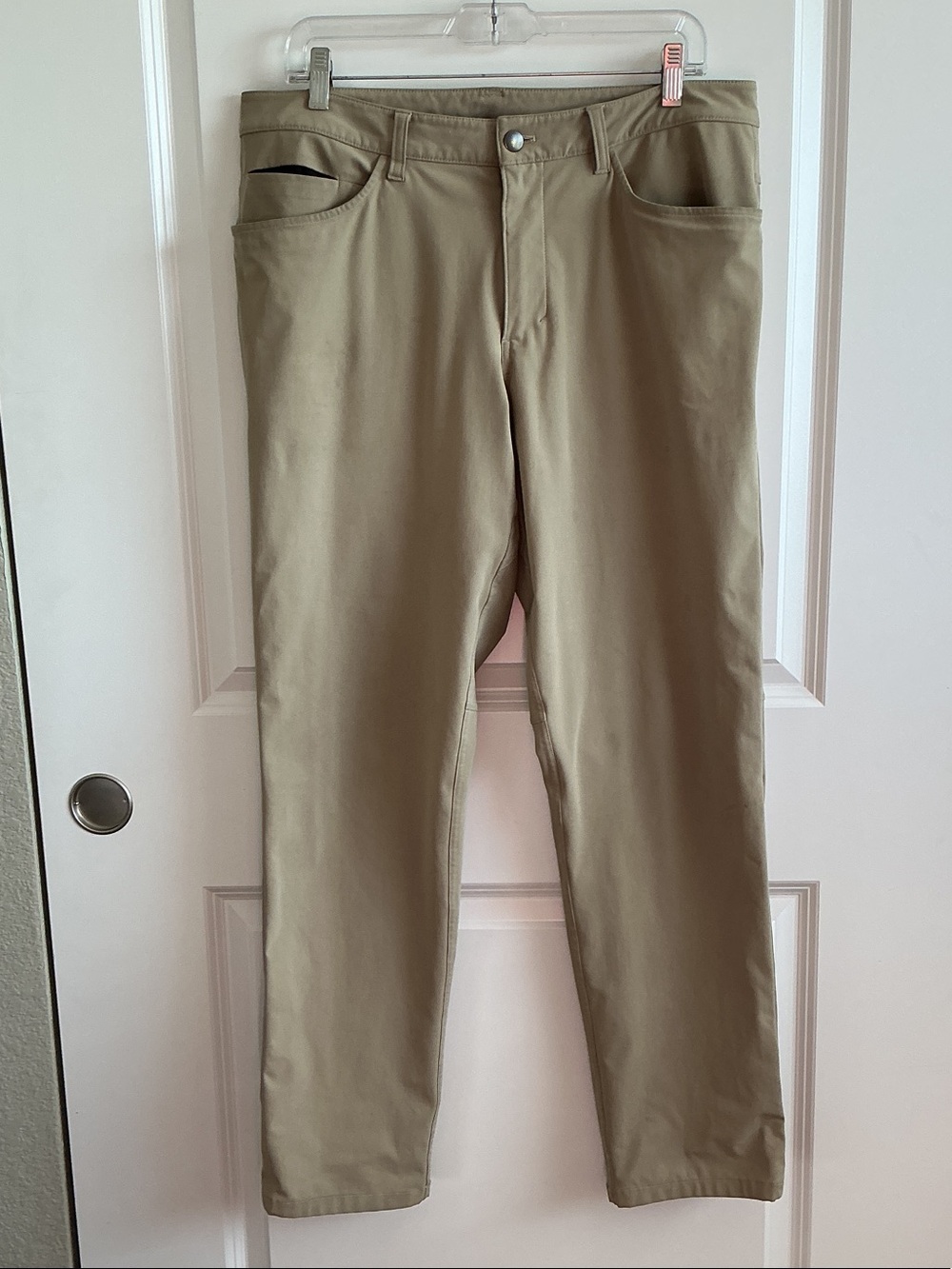 lululemon athletica Men's Chinos in Khaki